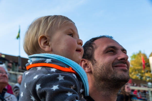 Au Puys du Fou, devant le spectacle des chevaliers