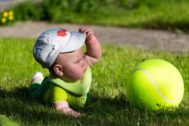 Qu'est ce donc cette enorme balle de tennis?!