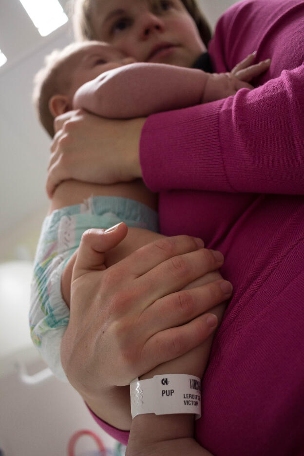 Leruitte Victor n'a pas quitté les bras de sa maman